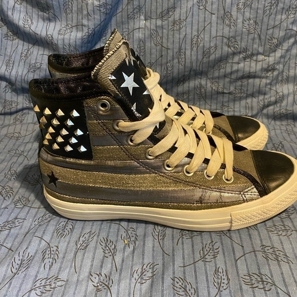 Converse all star blue Stars and Stripes and studs sneakers men 7 women 9 - Picture 1 of 10